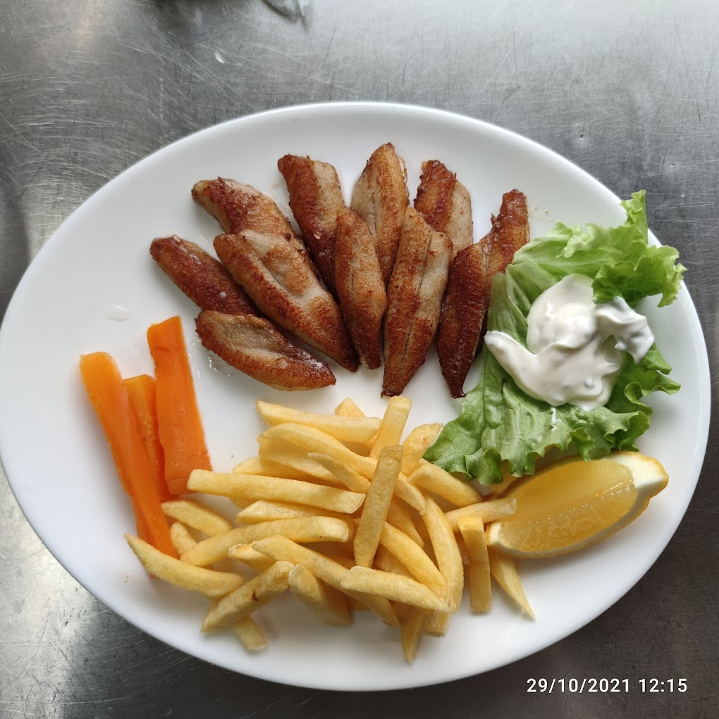 Filets de perches meunière, frites et tartare